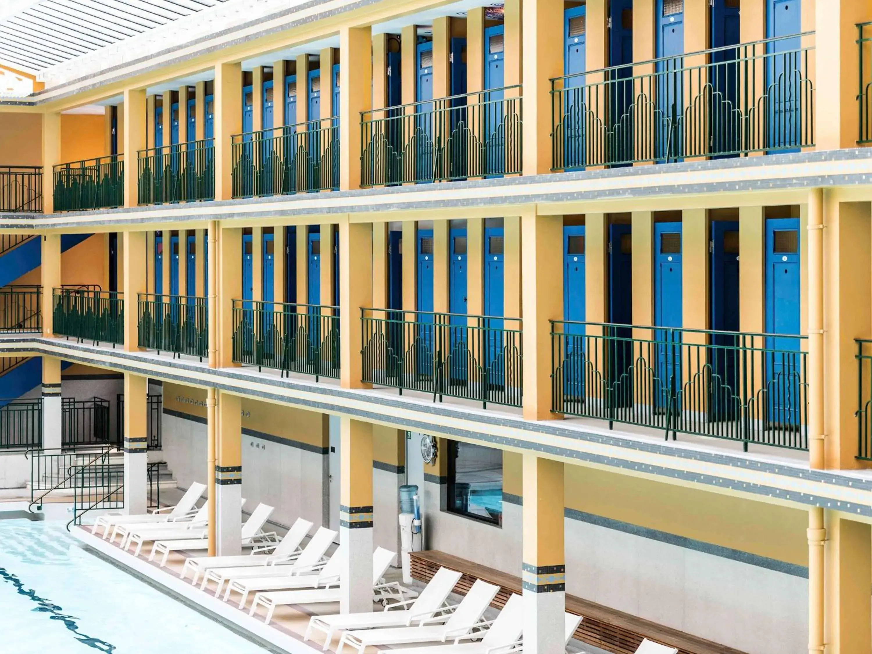 Pool view in Molitor Hotel & Spa Paris - MGallery Collection